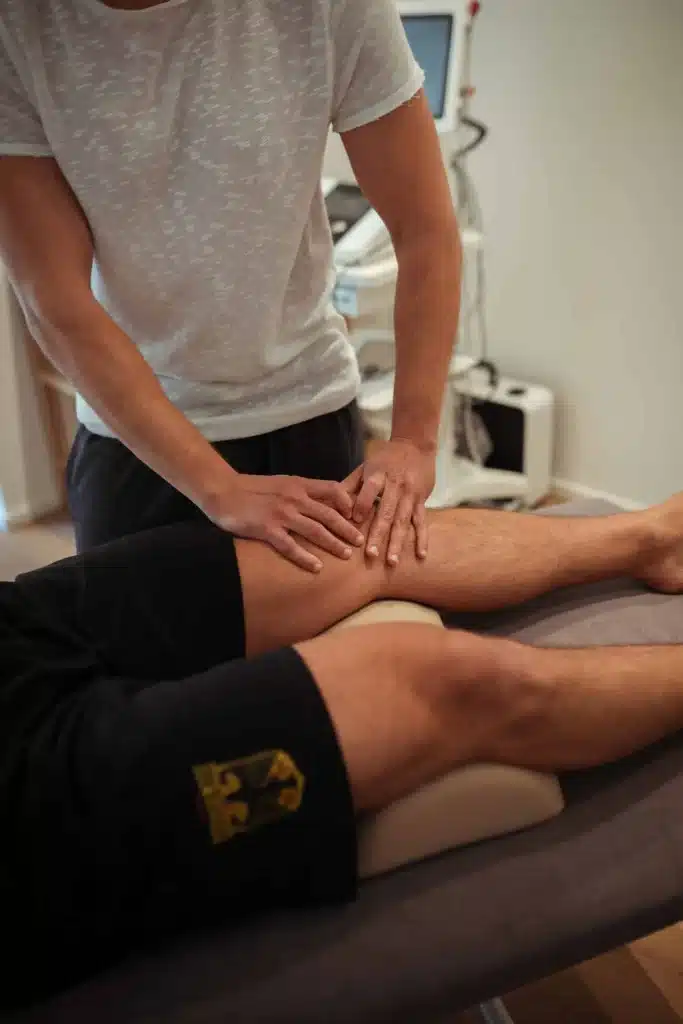 Physiotherapeutische Kniebehandlung in der Praxis Hennef