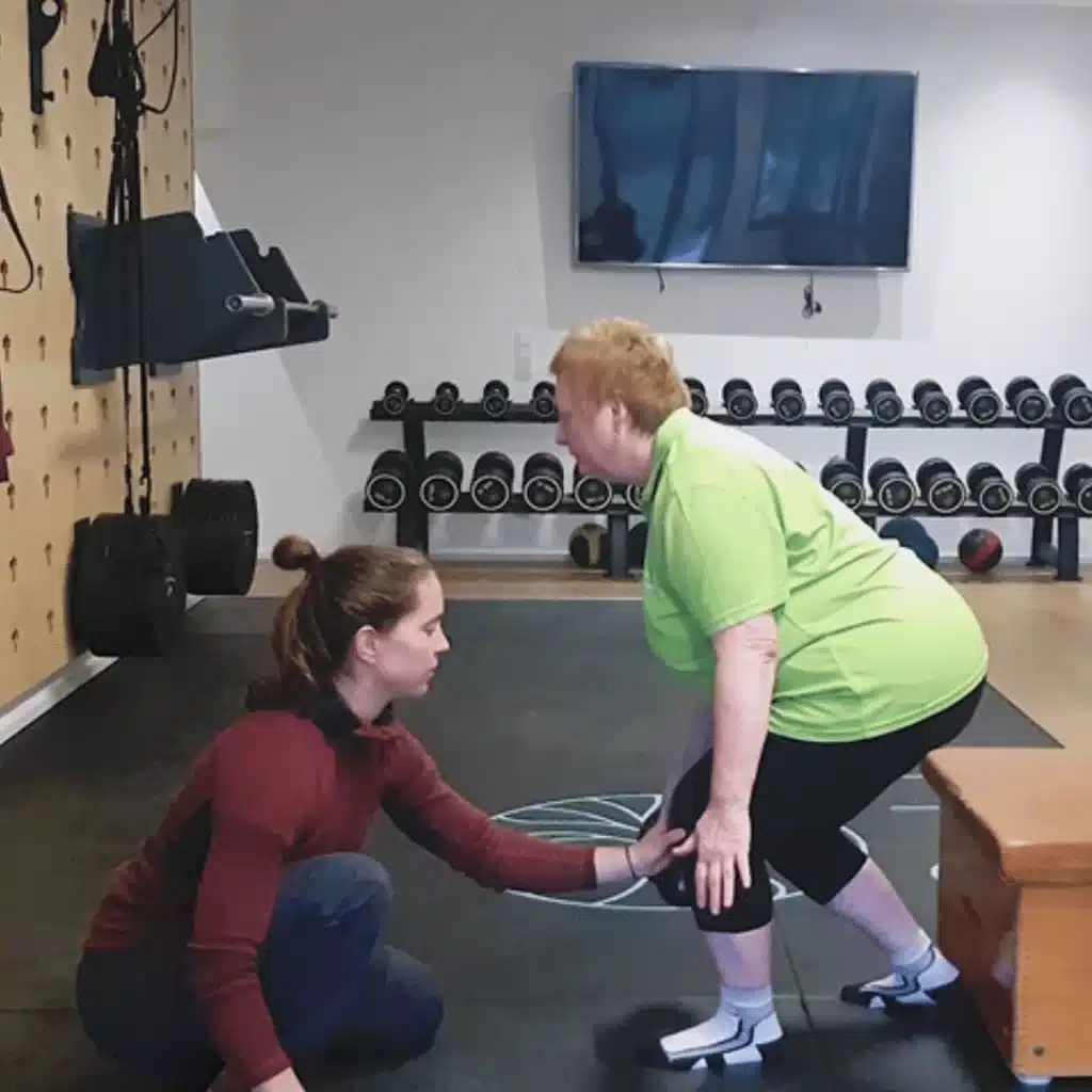 Trainingsraum der MOJO Physiotherapie Hennef mit funktionellem Training